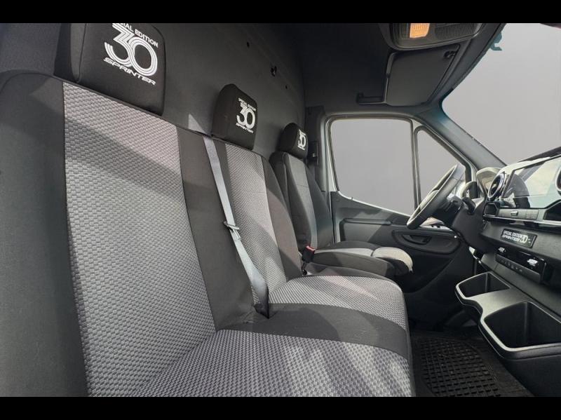 Image MERCEDES-BENZ Sprinter Fg 317 CDI 37 3T5 Pro Propulsion Léger 9G-Tronic