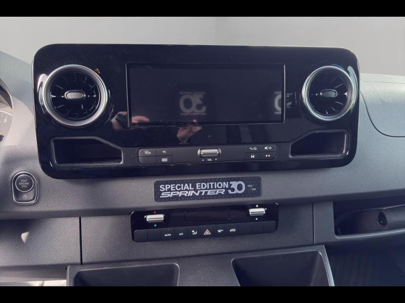 Image MERCEDES-BENZ Sprinter Fg 317 CDI 37 3T5 Pro Propulsion Léger 9G-Tronic