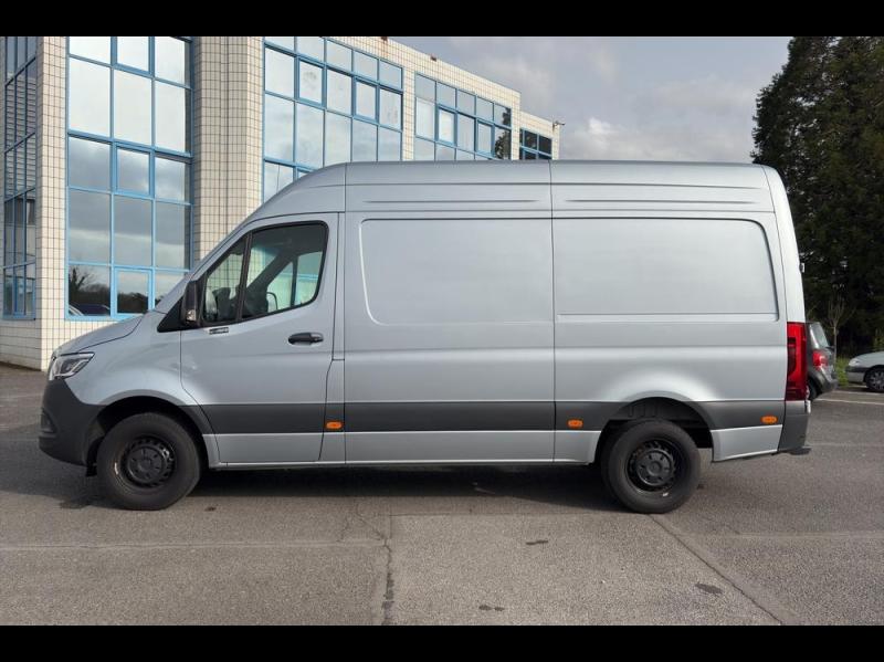 Image MERCEDES-BENZ Sprinter Fg 317 CDI 37 3T5 Pro Propulsion Léger 9G-Tronic
