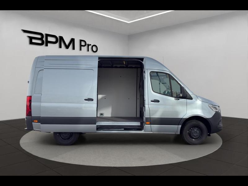 Image MERCEDES-BENZ Sprinter Fg 317 CDI 37 3T5 Pro Propulsion Léger 9G-Tronic