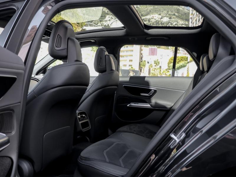 Image MERCEDES-BENZ Classe E Break 220 d 197+23ch AMG Line 9G-Tronic