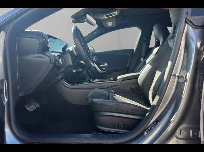 Image MERCEDES-BENZ CLA Shooting Brake 200 d 150ch AMG Line 8G-DCT