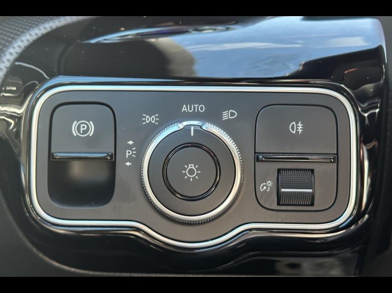 Image MERCEDES-BENZ CLA Shooting Brake 200 d 150ch AMG Line 8G-DCT