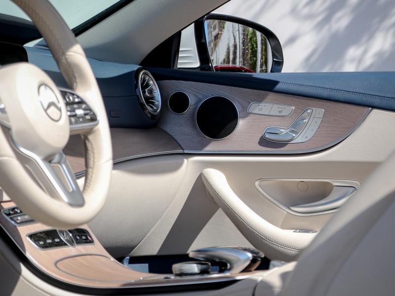 Image MERCEDES-BENZ Classe E Cabriolet 450 367ch Avantgarde Line 4Matic 9G-Tronic