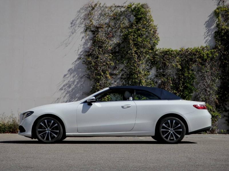 Image MERCEDES-BENZ Classe E Cabriolet 300 258ch AMG Line 9G-Tronic