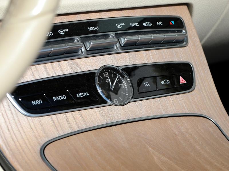 Image MERCEDES-BENZ Classe E Cabriolet 300 258ch AMG Line 9G-Tronic