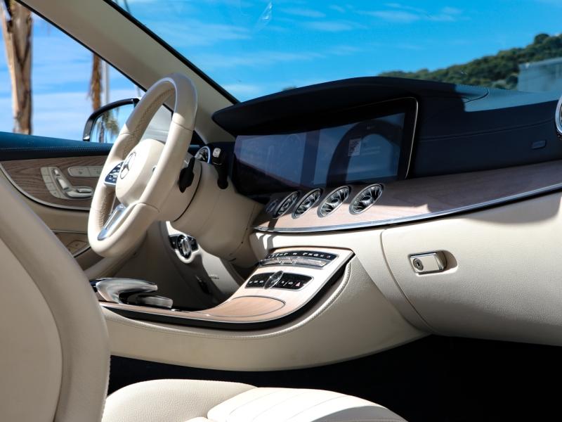 Image MERCEDES-BENZ Classe E Cabriolet 300 258ch AMG Line 9G-Tronic