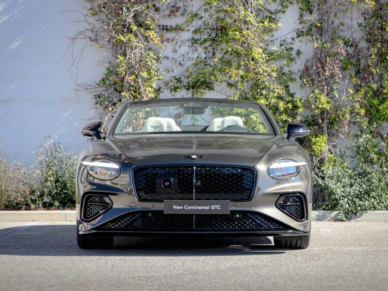 Photo BENTLEY CONTINENTAL GTC S V8 Hybrid 4.0 680ch
