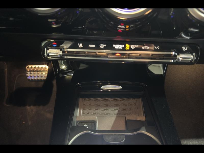 Image MERCEDES-BENZ Classe A 180 d 116ch AMG Line 8G-DCT