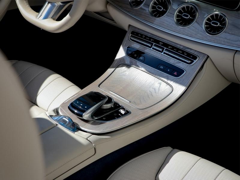 Image MERCEDES-BENZ Classe E Cabriolet 300 258ch AMG Line 9G-Tronic