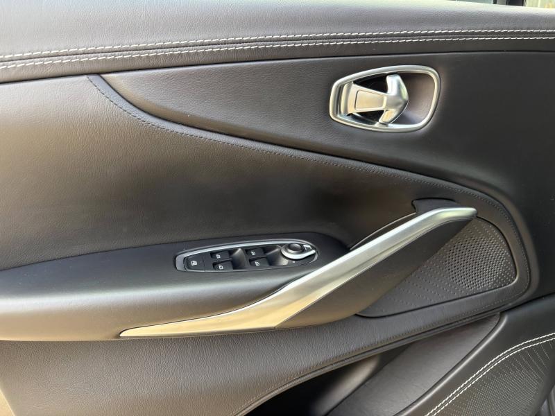 Image ASTON MARTIN DBX 4.0 V8 biturbo 550ch BVA9