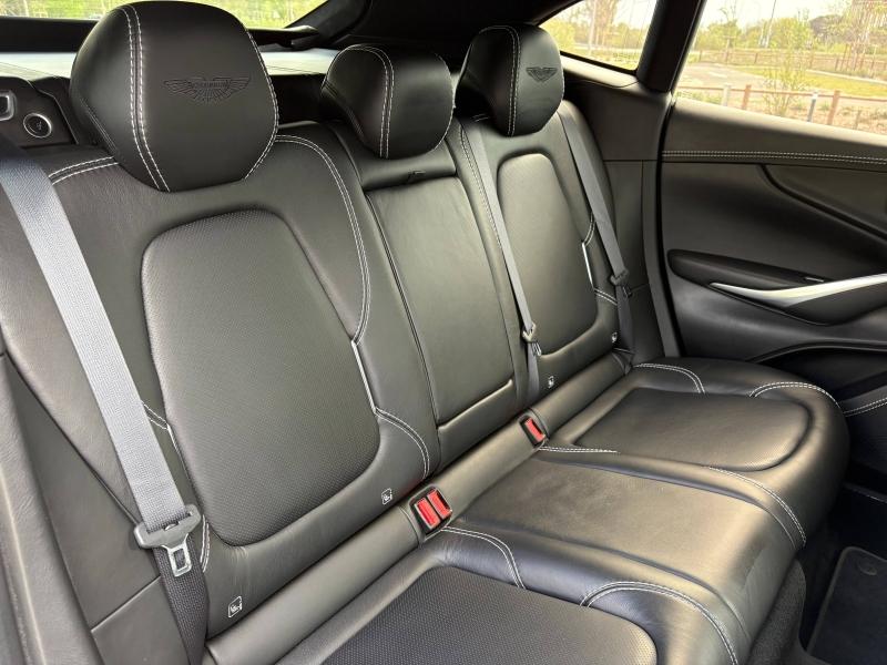 Image ASTON MARTIN DBX 4.0 V8 biturbo 550ch BVA9