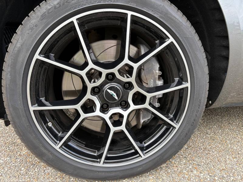 Image ASTON MARTIN DBX 4.0 V8 biturbo 550ch BVA9