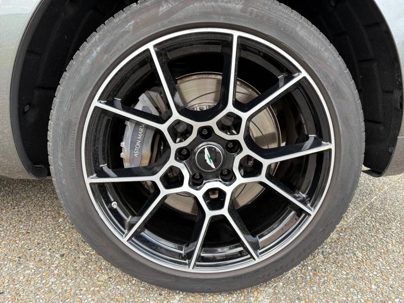 Image ASTON MARTIN DBX 4.0 V8 biturbo 550ch BVA9