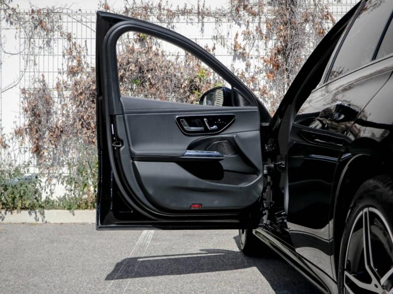 Image MERCEDES-BENZ Classe E 220 d 197+23ch AMG Line 9G-Tronic