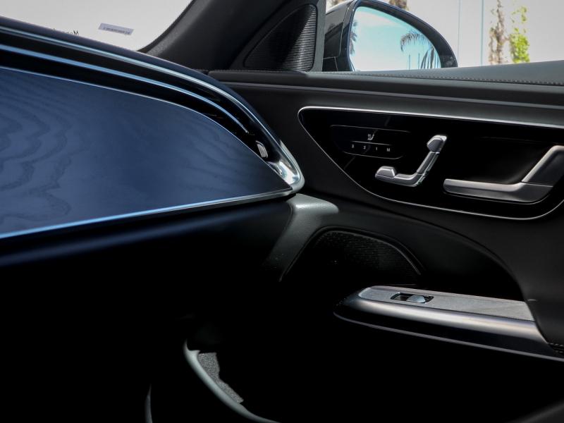 Image MERCEDES-BENZ Classe E 220 d 197+23ch AMG Line 9G-Tronic
