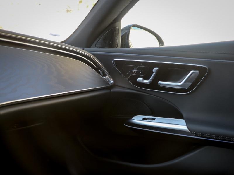 Image MERCEDES-BENZ Classe E 220 d 197+23ch AMG Line 9G-Tronic