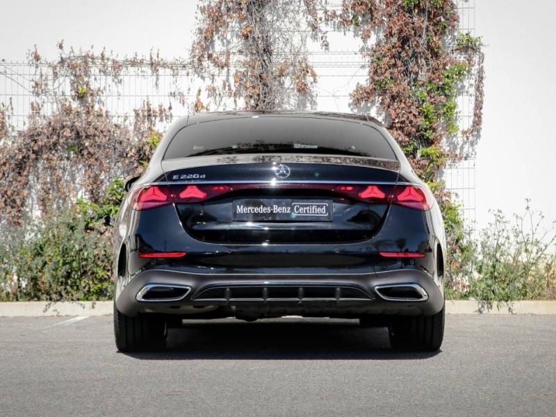 Image MERCEDES-BENZ Classe E 220 d 197+23ch AMG Line 9G-Tronic
