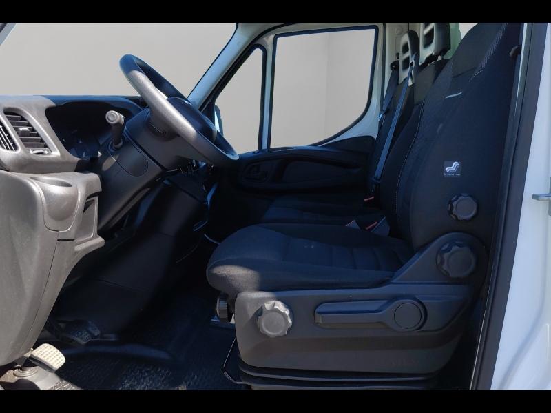 Image IVECO Daily CCb 35C16H empattement 4100 3.0