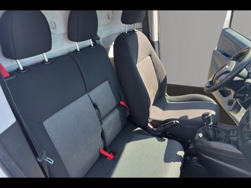 Image FIAT Doblo Cargo 1.6 Multijet 16v 105ch Pack Professional Trio