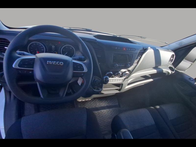 Image IVECO Daily CCb 35C16H empattement 4100 3.0L Caisse et Hayon DHOLLANDIA