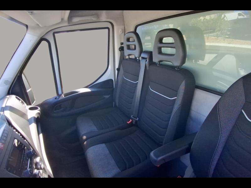 Image IVECO Daily CCb 35C16H empattement 4100 3.0L Caisse et Hayon DHOLLANDIA