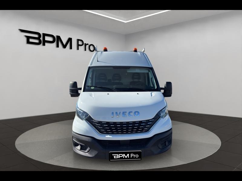 Image IVECO Daily 35S Fg 35-140V12 A8 / FOURGON / 12m3 / L3H2 / 35S14V12 A8 / 2020 / AUTOMATIQUE /