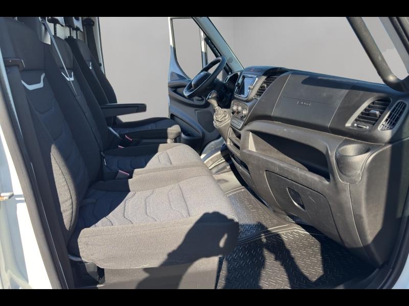 Image IVECO Daily 35S Fg 35-140V12 A8 / FOURGON / 12m3 / L3H2 / 35S14V12 A8 / 2020 / AUTOMATIQUE /