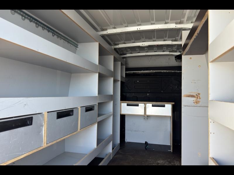 Image IVECO Daily 35S Fg 35-140V12 A8 / FOURGON / 12m3 / L3H2 / 35S14V12 A8 / 2020 / AUTOMATIQUE /