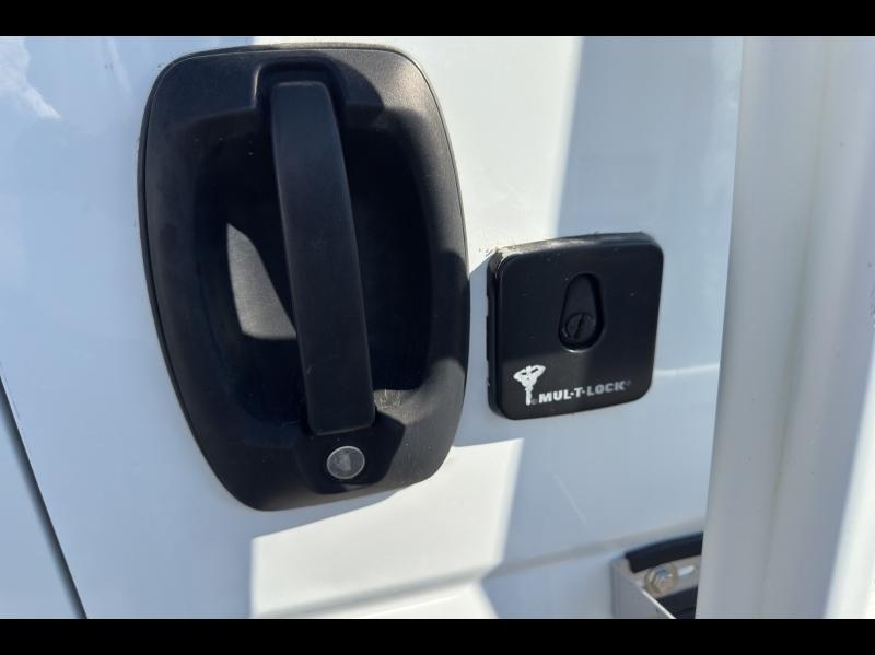 Image IVECO Daily 35S Fg 35-140V12 A8 / FOURGON / 12m3 / L3H2 / 35S14V12 A8 / 2020 / AUTOMATIQUE /