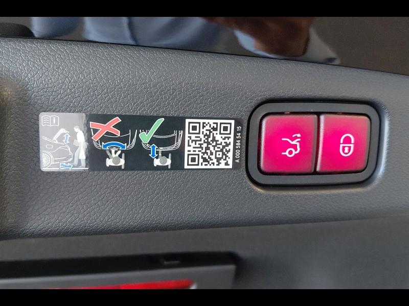 Image MERCEDES-BENZ Classe E 300 e 204+129ch AMG Line 9G-Tronic