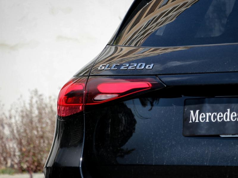 Image MERCEDES-BENZ GLC 220 d 197ch AMG Line 4Matic 9G-Tronic