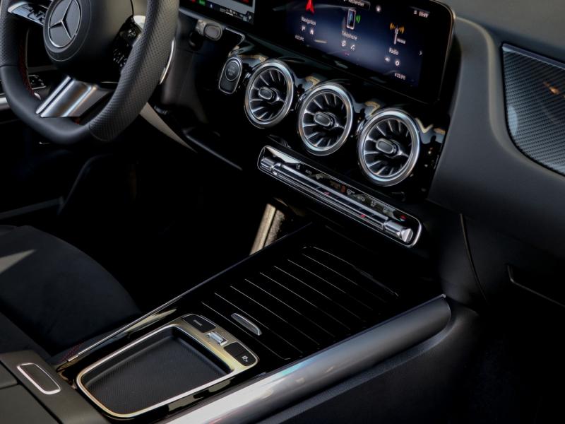 Image MERCEDES-BENZ GLA 250 e Hybrid EQ 218ch AMG Line 8G-DCT