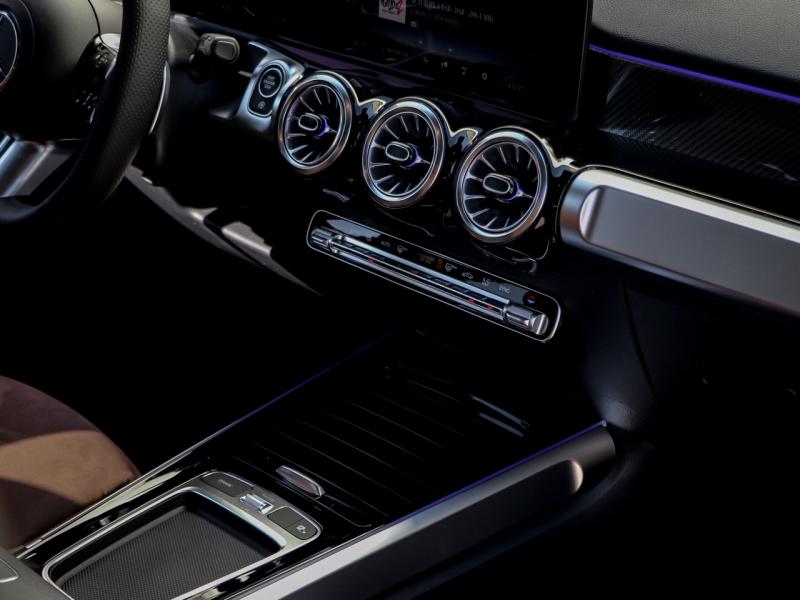 Image MERCEDES-BENZ GLB 220 d 190ch AMG Line 8G-DCT 4Matic