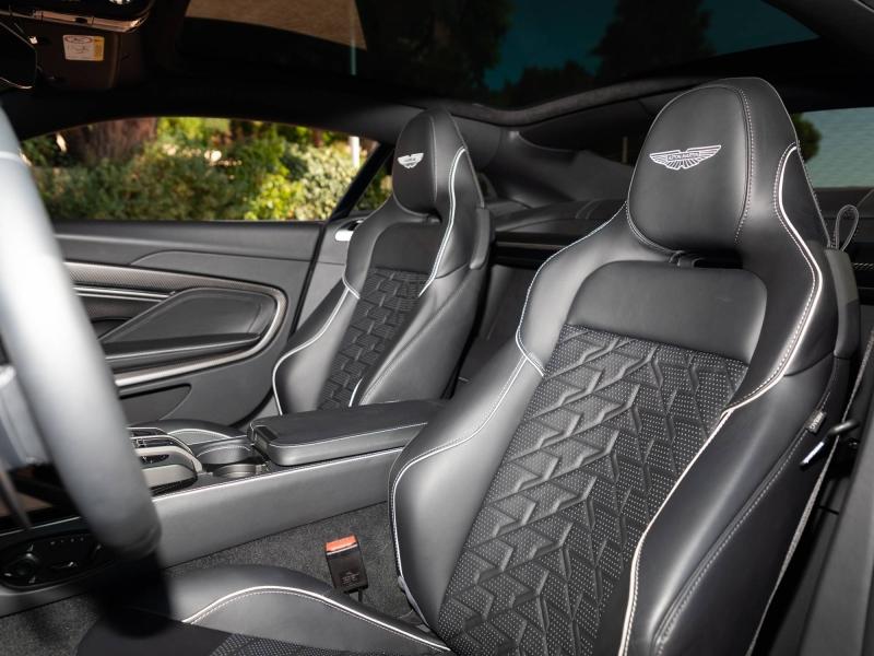 Image ASTON MARTIN VANQUISH VANQUISH V12