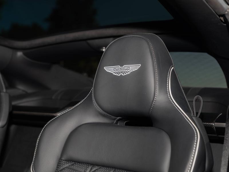Image ASTON MARTIN VANQUISH VANQUISH V12