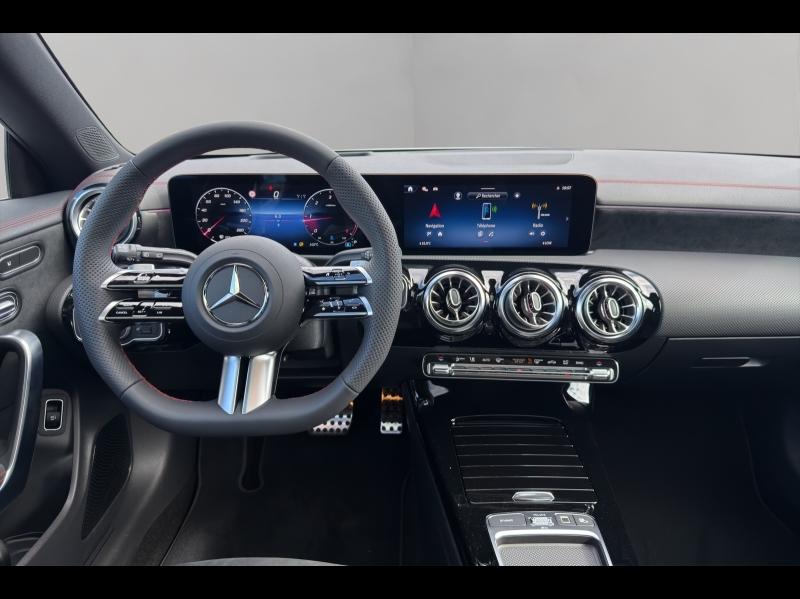 Image MERCEDES-BENZ CLA Shooting Brake 200 d 150ch AMG Line 8G-DCT