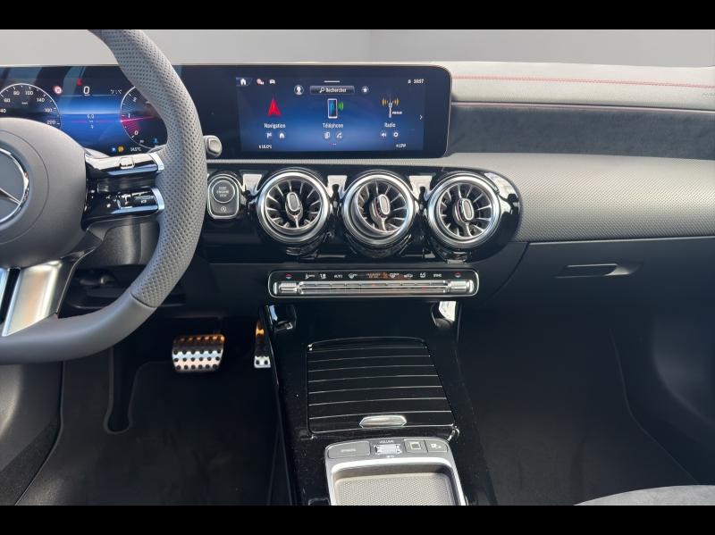 Image MERCEDES-BENZ CLA Shooting Brake 200 d 150ch AMG Line 8G-DCT