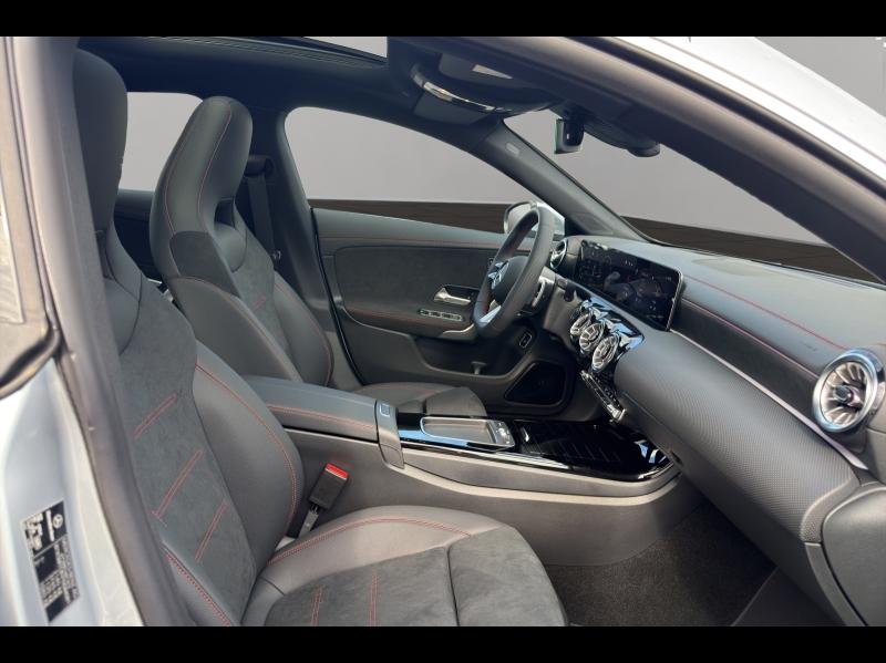 Image MERCEDES-BENZ CLA Shooting Brake 200 d 150ch AMG Line 8G-DCT