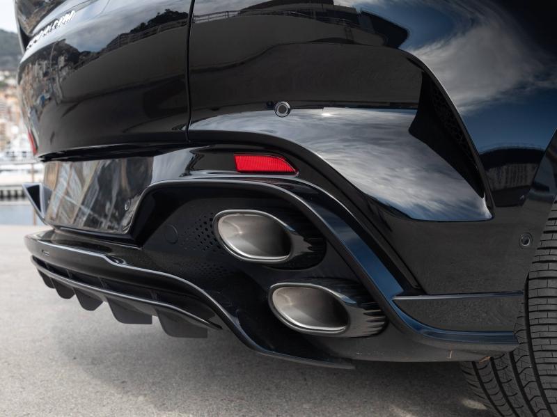 Image ASTON MARTIN DBX S S