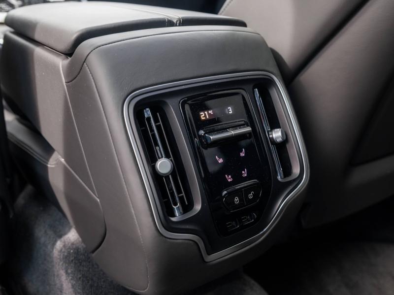 Image ASTON MARTIN DBX S S