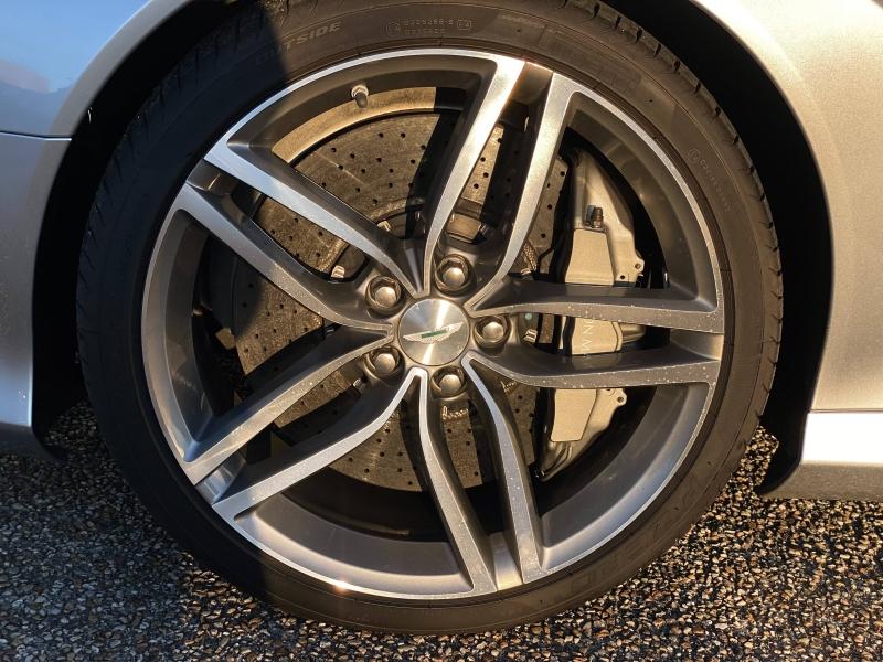 Image ASTON MARTIN DB9 Volante V12 5.9 517ch Edition Carbone Touchtronic II