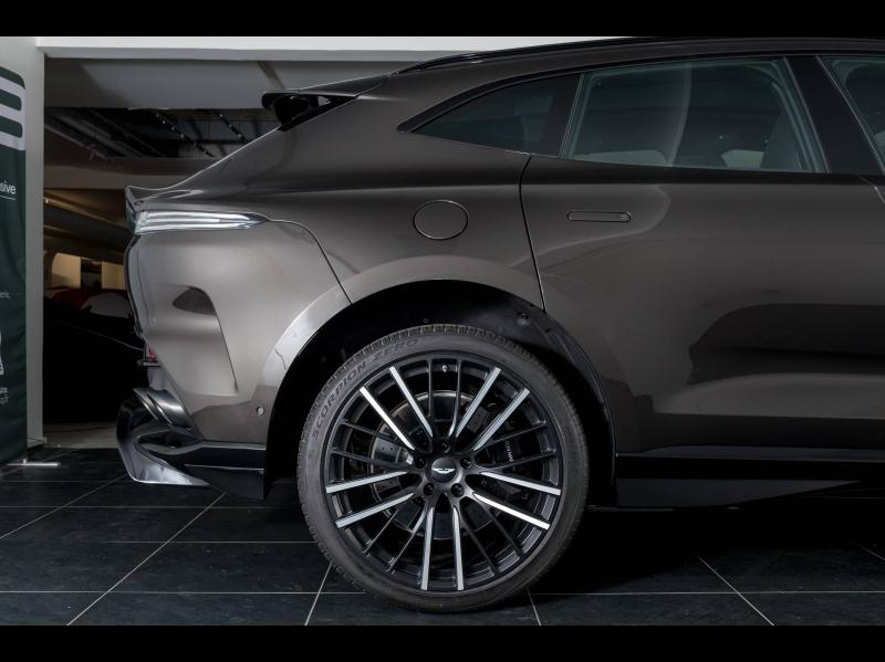 Image ASTON MARTIN DBX 4.0 V8 biturbo 707ch BVA9
