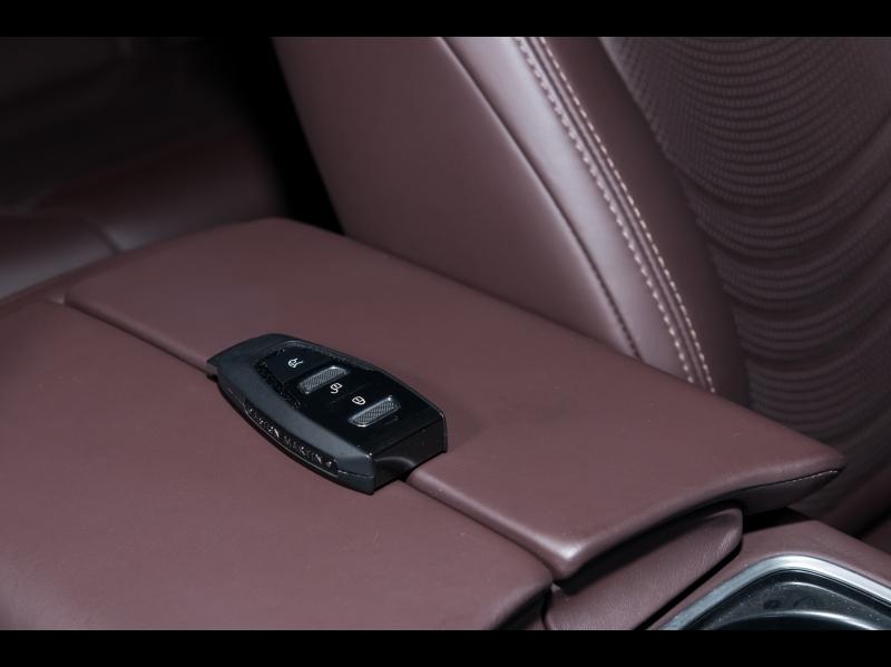 Image ASTON MARTIN DBX 4.0 V8 biturbo 550ch BVA9