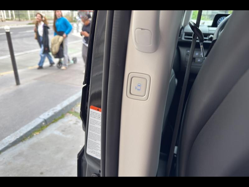 Image HYUNDAI Staria 1.6 T-GDI 225ch Hybrid Executive