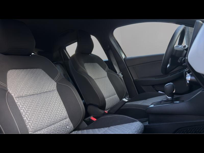 Image RENAULT Clio 1.6 E-Tech 140ch Limited -21