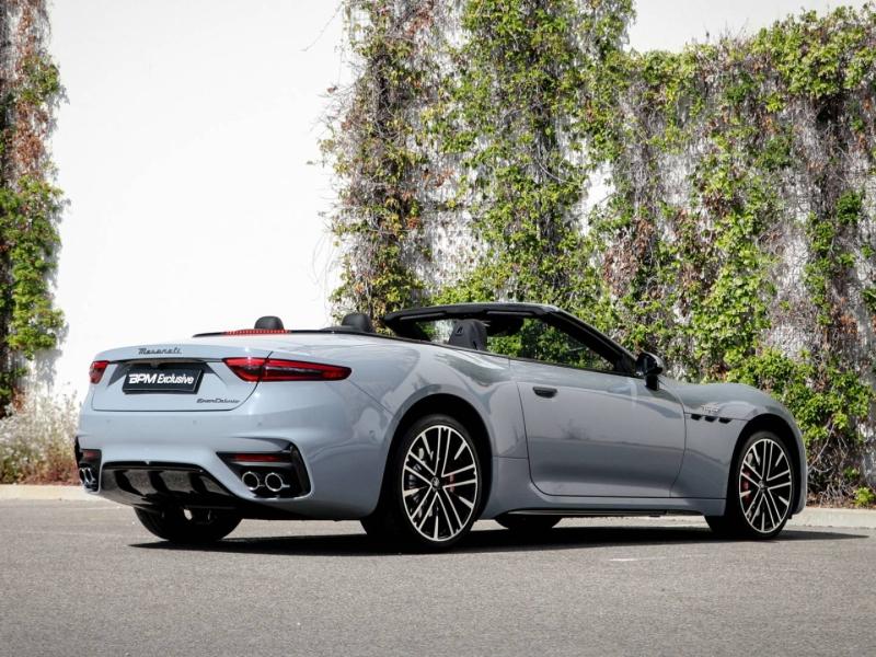 Image MASERATI GranCabrio 3.0 V6 550ch Trofeo