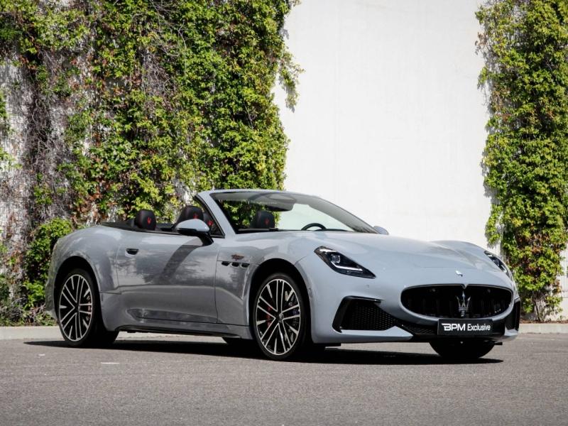 Image MASERATI GranCabrio 3.0 V6 550ch Trofeo
