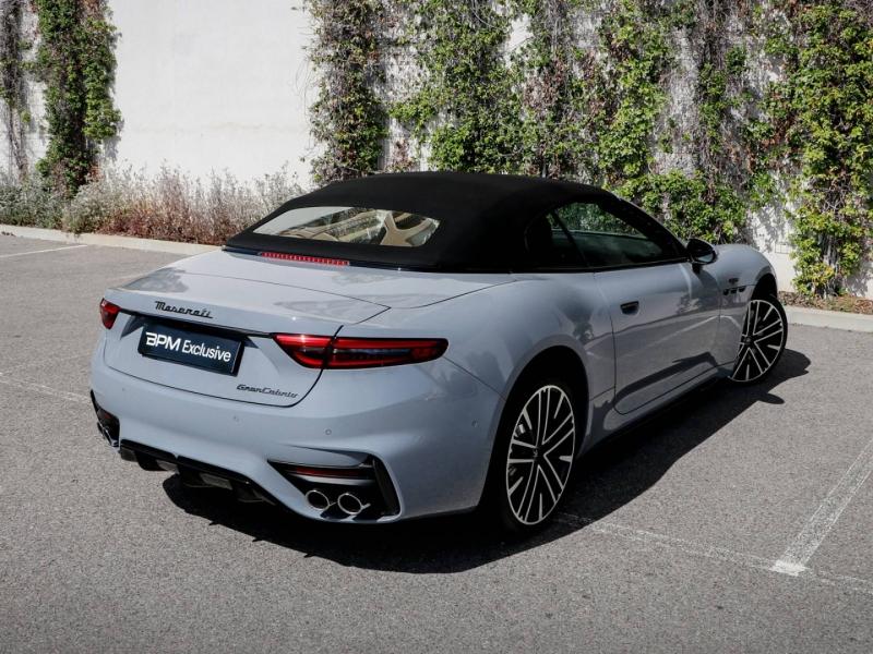 Image MASERATI GranCabrio 3.0 V6 550ch Trofeo