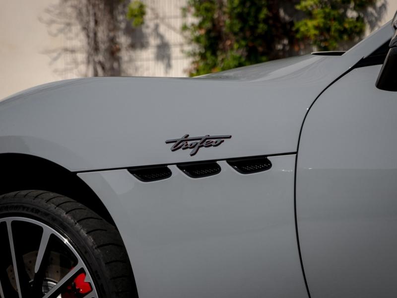 Image MASERATI GranCabrio 3.0 V6 550ch Trofeo